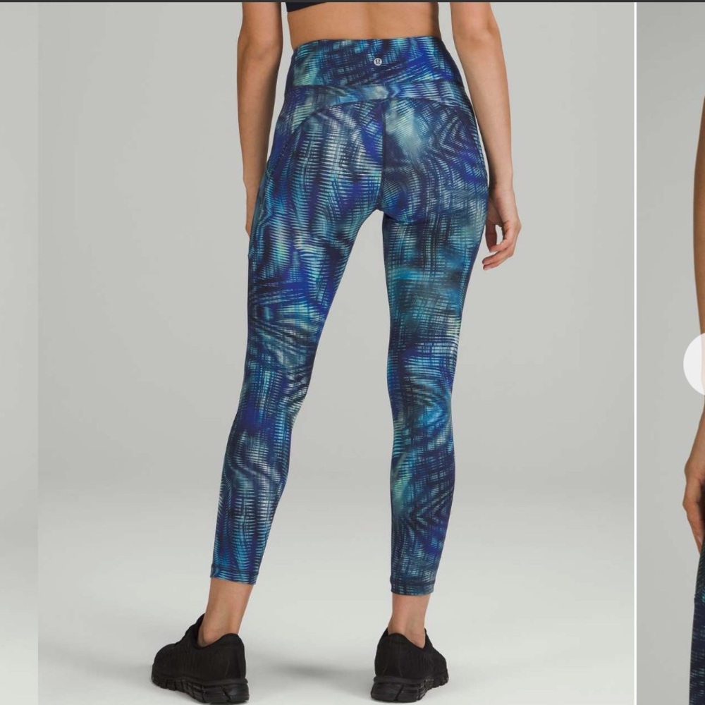 Lululemon Invigorate High-Rise Tight 25" *Foil
Shapeshifter Flux Blue Multi